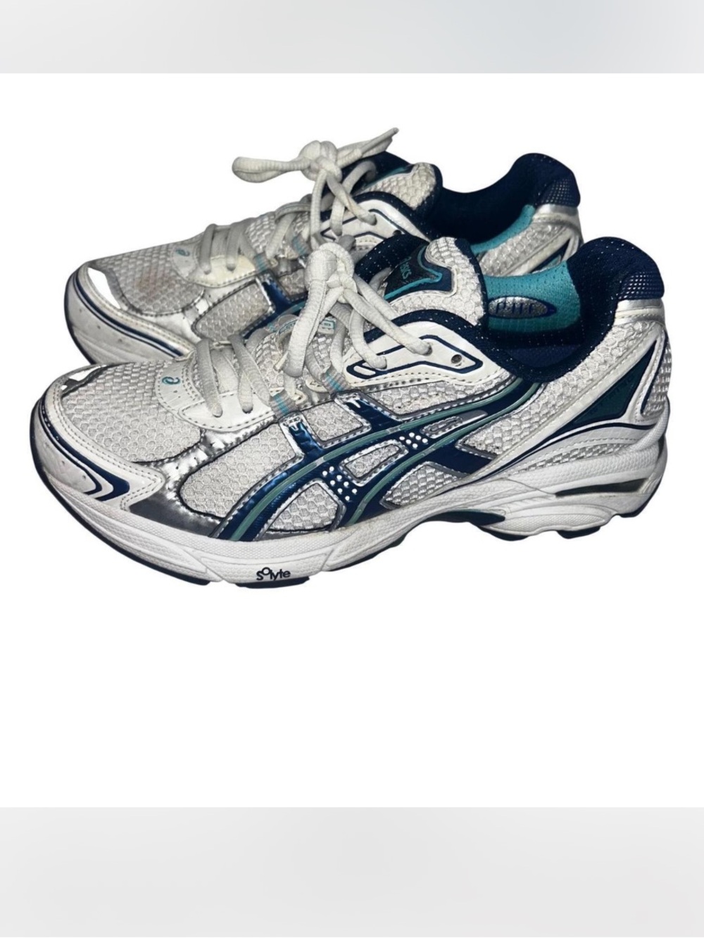 ASICS women’s gel lyte ||| runing shoes ' White & Navy Running Shoes